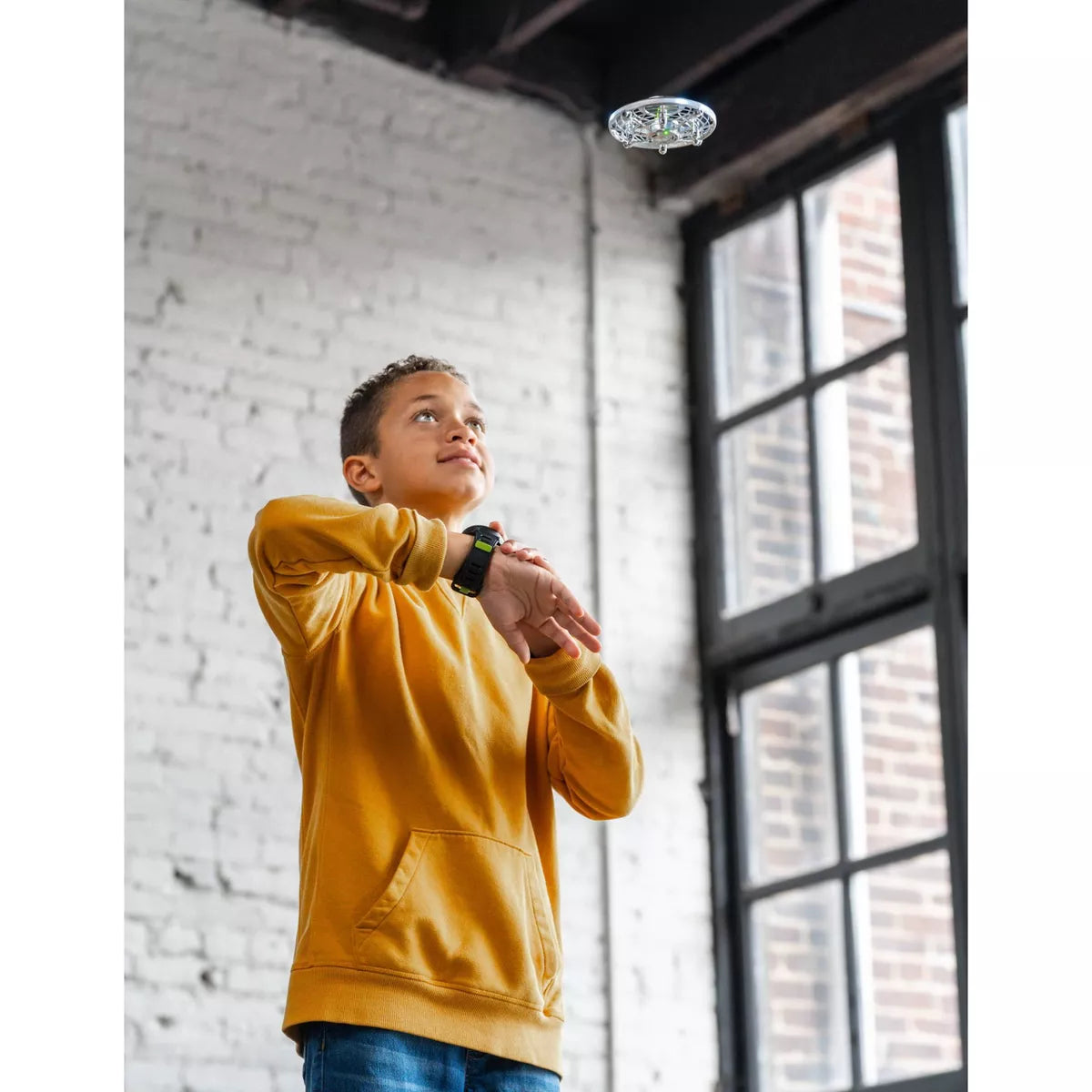 Starriders Autonomous Remote Control Drone: Gesture Control, USB Connection, Radio Frequency, Indoor & Outdoor Use