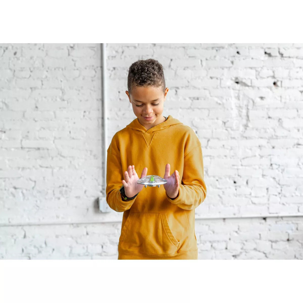 Starriders Autonomous Remote Control Drone: Gesture Control, USB Connection, Radio Frequency, Indoor & Outdoor Use